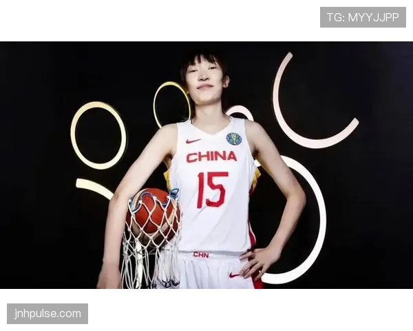 韩旭买菜结账那刻差点晕，篮下女王私下竟这么接地气？